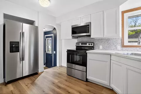 Kitchen - 1817 Rainbow Dr, Waterloo, IA 50701 photo 4 of 4