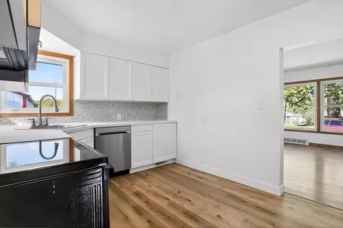 Kitchen - 1817 Rainbow Dr, Waterloo, IA 50701 photo 2 of 4