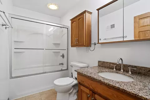 Bath - 1817 Rainbow Dr, Waterloo, IA 50701 photo 1 of 2