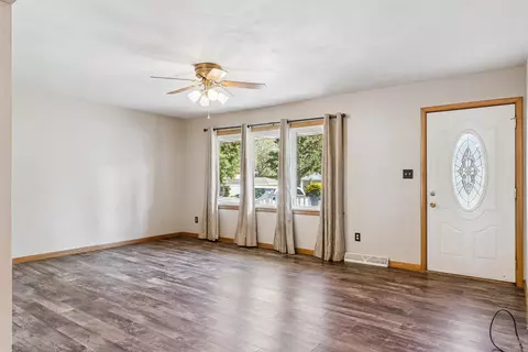 4207 Hillside Dr, Cedar Falls, IA 50613 photo 4