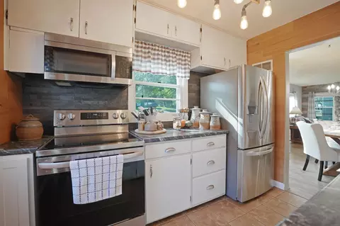 701 Cornwall Ave, Waterloo, IA 50702 photo 8