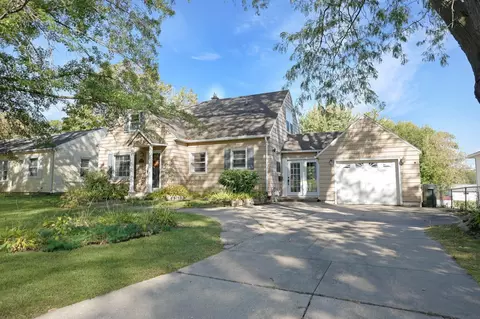 701 Cornwall Ave, Waterloo, IA 50702 photo 2