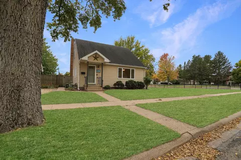 311 2nd Ave SW, Waverly, IA 50677