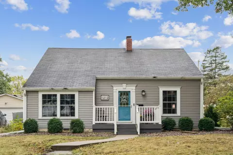 1212 W 7th St, Cedar Falls, IA 50613