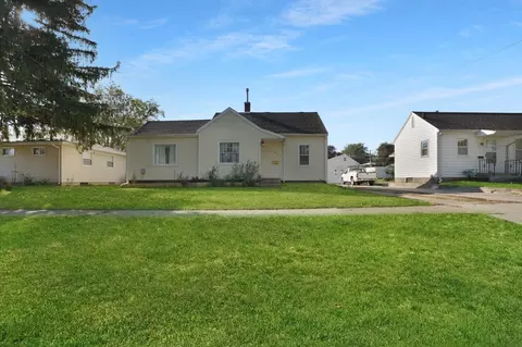 922 E Mitchell, Waterloo, IA 50702