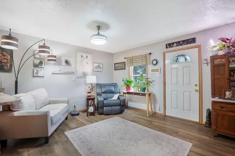 Entry Way - 1129 Wallgate Ave, Waterloo, IA 50701 photo 1 of 1