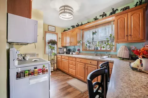 Kitchen - 1129 Wallgate Ave, Waterloo, IA 50701 photo 1 of 3