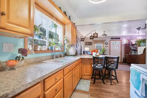 Kitchen - 1129 Wallgate Ave, Waterloo, IA 50701 photo 2 of 3