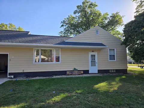 2003 Randolph St, Waterloo, IA 50702