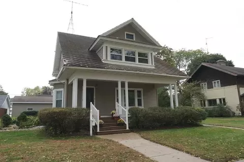 314 3rd Ave, Charles City, IA 50616