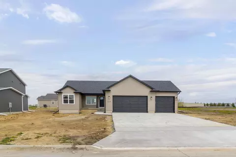 235 Bordner Dr, Jesup, IA 50648