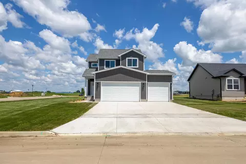 245 Bordner Dr, Jesup, IA 50648