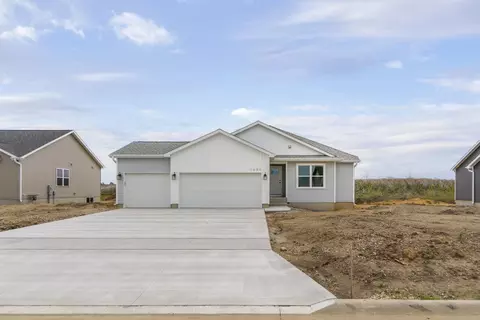 1655 Dalton St, Jesup, IA 50648