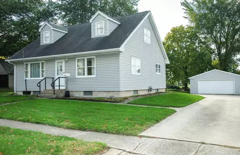 145 E Franklin St, Denver, IA 50622