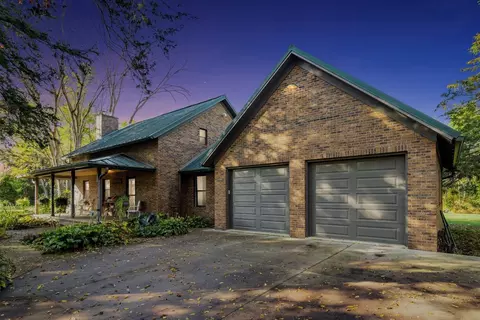 2387 290th St, Rowley, IA 52329