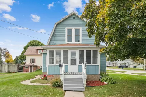 303 SW 5 St, Waukon, IA 52172