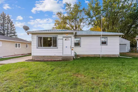 1742 Howard Ave, Waterloo, IA 50702