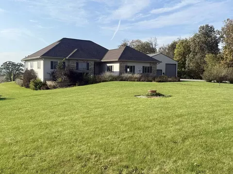 1949 Middle Calmar Rd, Decorah, IA 52101