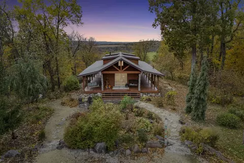530 Spike Buck Ln, Harpers Ferry, IA 52146