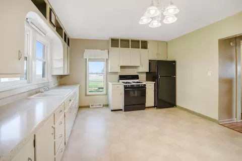 5721 E Gresham Rd, Dunkerton, IA 50626 photo 9