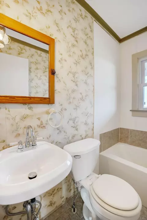 5721 E Gresham Rd, Dunkerton, IA 50626 photo 12