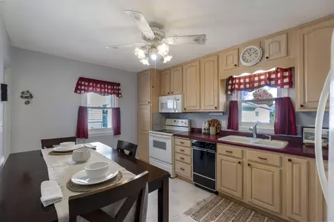 1108 Maynard Ave, Waterloo, IA 50701 photo 9