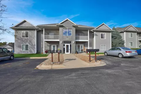 2627 Orchard Dr #6, Cedar Falls, IA 50613