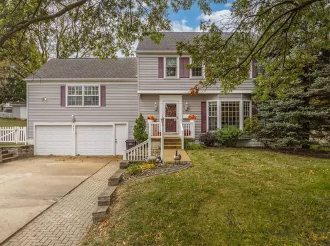 803 College St, Cedar Falls, IA 50613