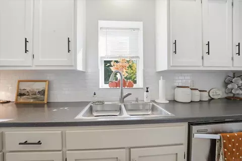710 Eureka St, Waterloo, IA 50702 photo 8