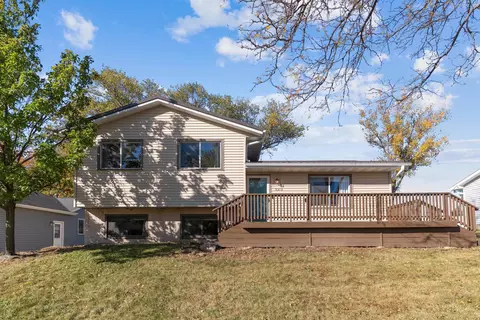 5313 Norse Dr, Cedar Falls, IA 50613