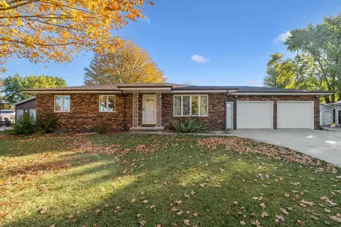 726 Malone Ave, Readlyn, IA 50668