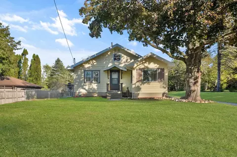 205 S Hackett Rd, Waterloo, IA 50701