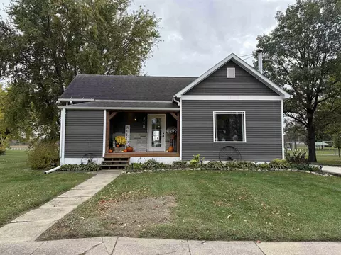 218 Pearl St, Hawkeye, IA 52147