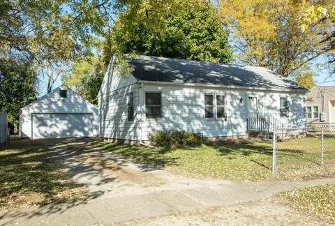 128 Lawrence Ave, Evansdale, IA 50707
