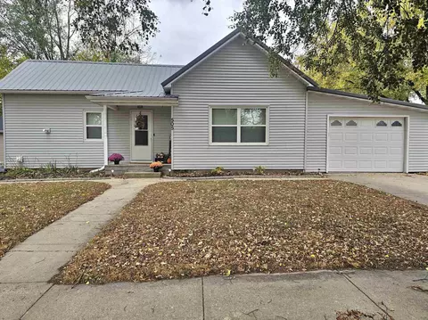 505 NE 8th Ave, Independence, IA 50644