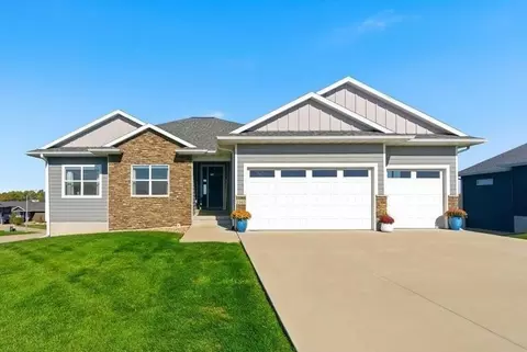 2405 Richard Rd, Cedar Falls, IA 50613