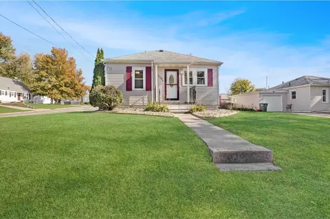1201 Lyon Ave, Waterloo, IA 50702