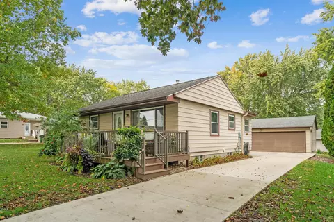 1314 SW 3 Ave, Waverly, IA 50677