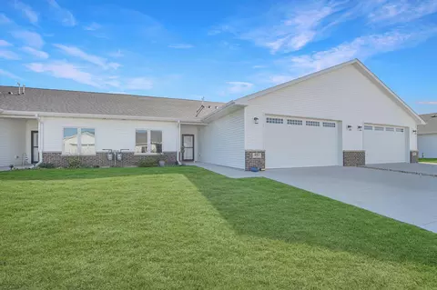 485 Autumn Ln #2, Cedar Falls, IA 50613
