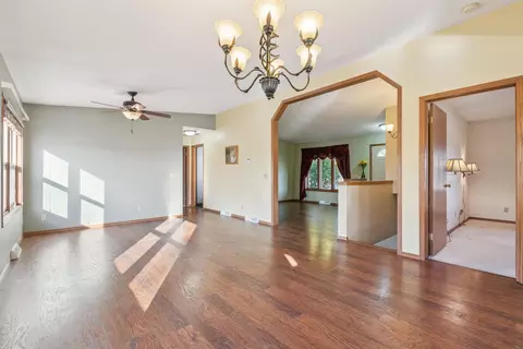 Living - 212 Eagle Dr, Mcgregor, IA 52157 photo 3 of 7