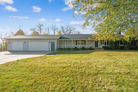 212 Eagle Dr, Mcgregor, IA 52157