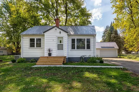 241 Carrington Ave, Waterloo, IA 50701