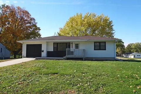 1001 Freeman St, Charles City, IA 50616