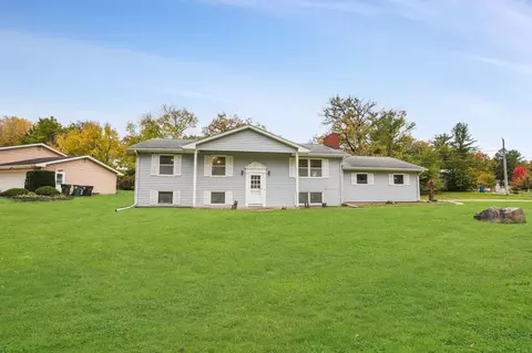 3709 Cadillac Dr, Waterloo, IA 50701