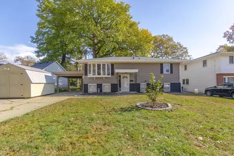 1916 Ashland Ave, Cedar Falls, IA 50613