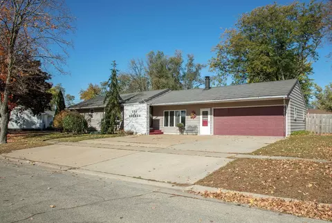 251 Leonard Ave, Evansdale, IA 50707
