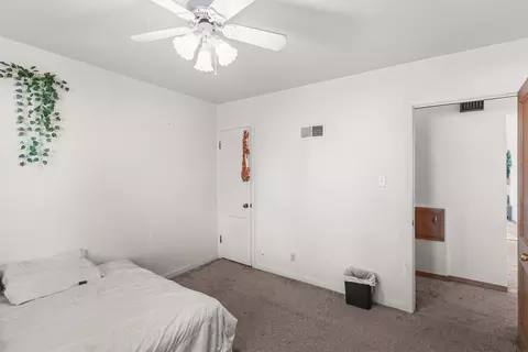 Bedroom - 507 E 507 12 E Mitchell Ave, Waterloo, IA 50702 photo 3 of 6