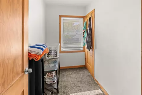 Entry Way - 507 E 507 12 E Mitchell Ave, Waterloo, IA 50702 photo 2 of 2