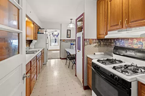 Kitchen - 507 E 507 12 E Mitchell Ave, Waterloo, IA 50702 photo 3 of 3
