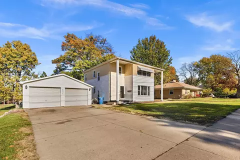 Exterior - 507 E 507 12 E Mitchell Ave, Waterloo, IA 50702 photo 1 of 4